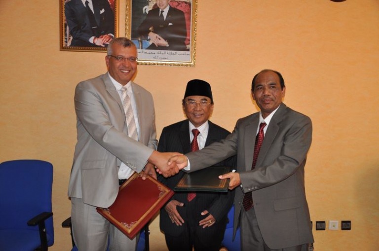 Lire la suite à propos de l’article مكناس: التوقيع على مذكرة تفاهم بين الجامعة الإسلامية سلطان شريف قاسم الحكومية بإندونيسيا ، وجامعة مولاي إسماعيل